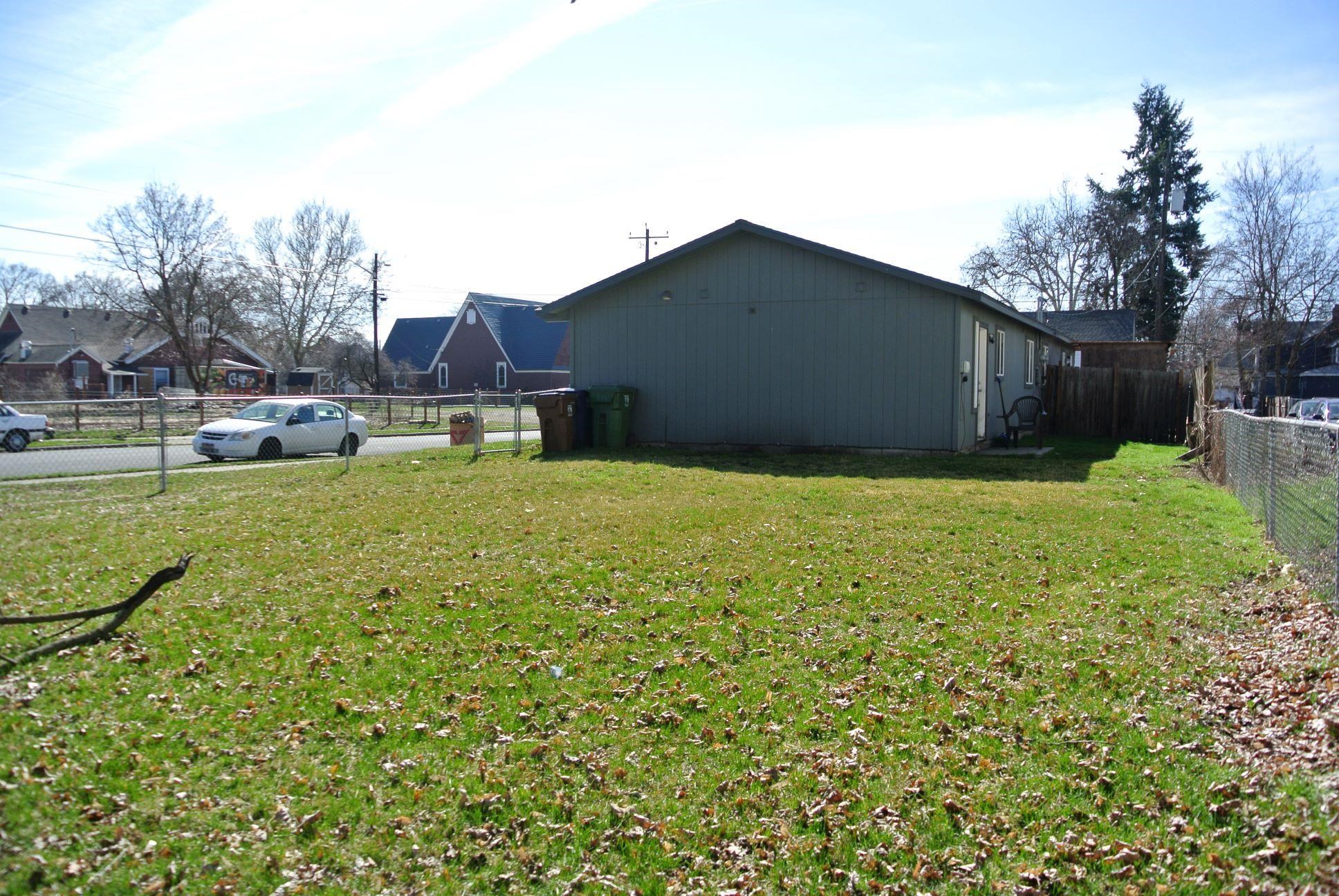 1027 N Elm St