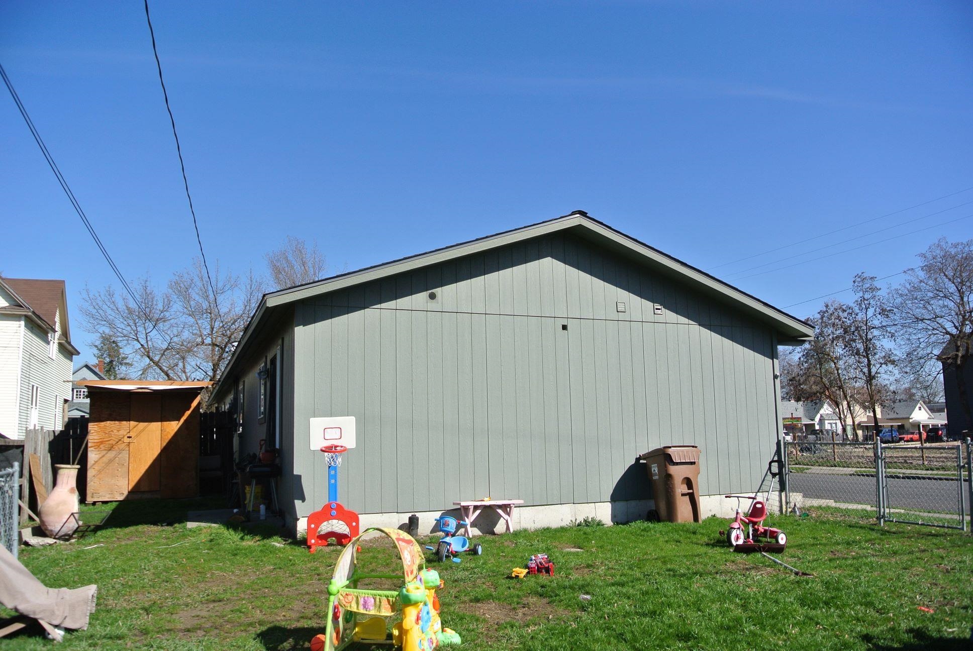 1027 N Elm St