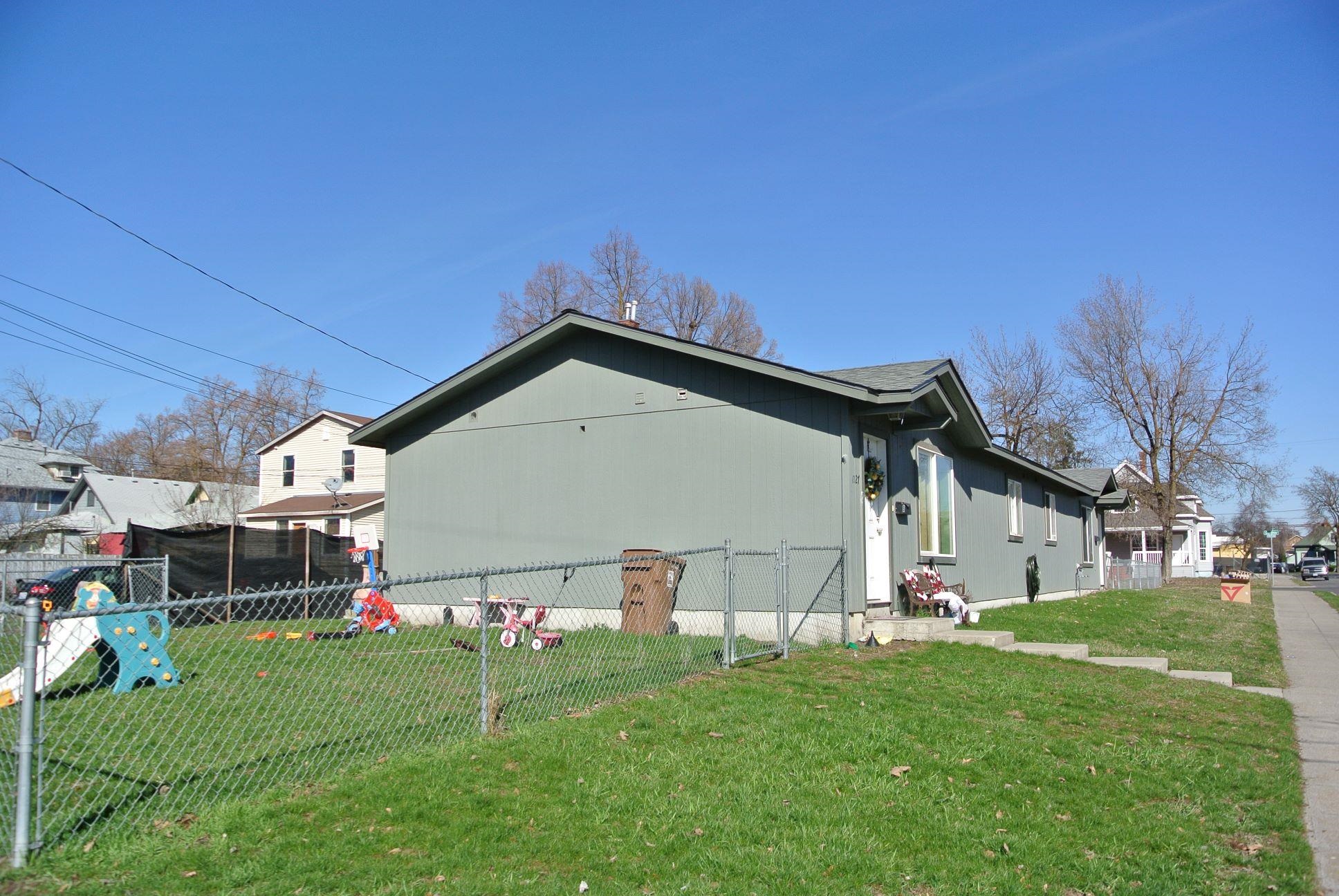 1027 N Elm St