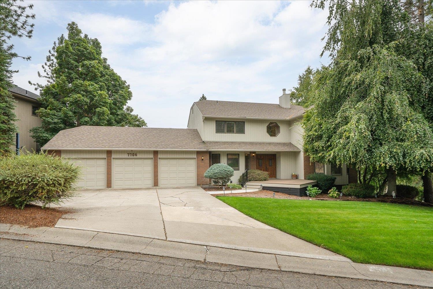 7706 E Woodview Dr