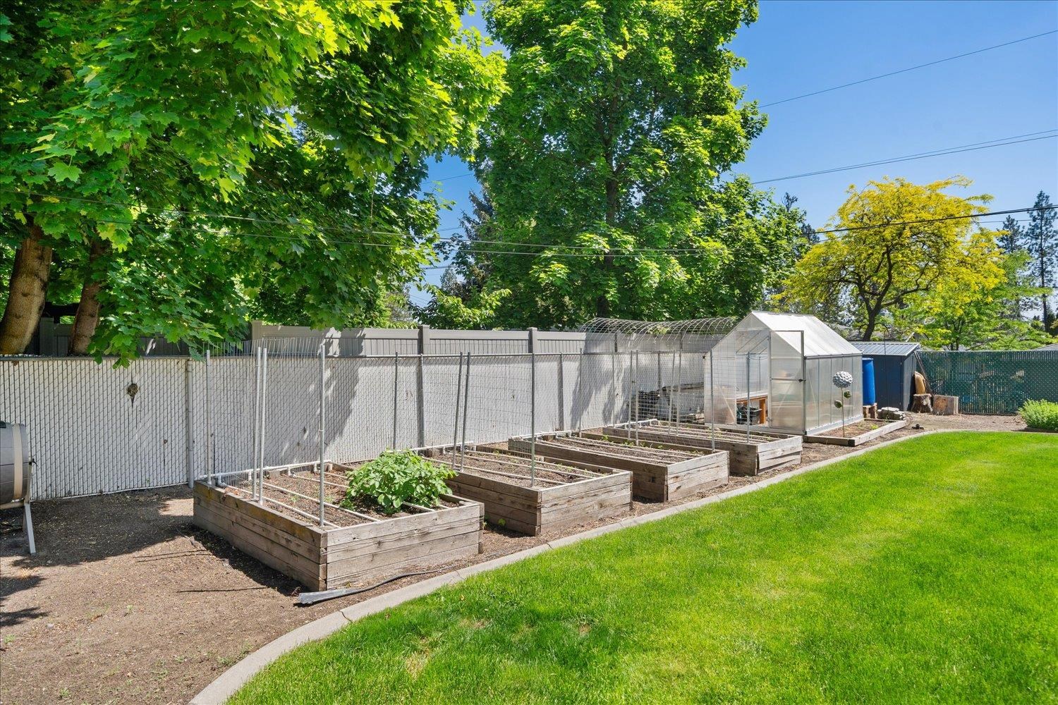 3003 W WOODSIDE Ave
