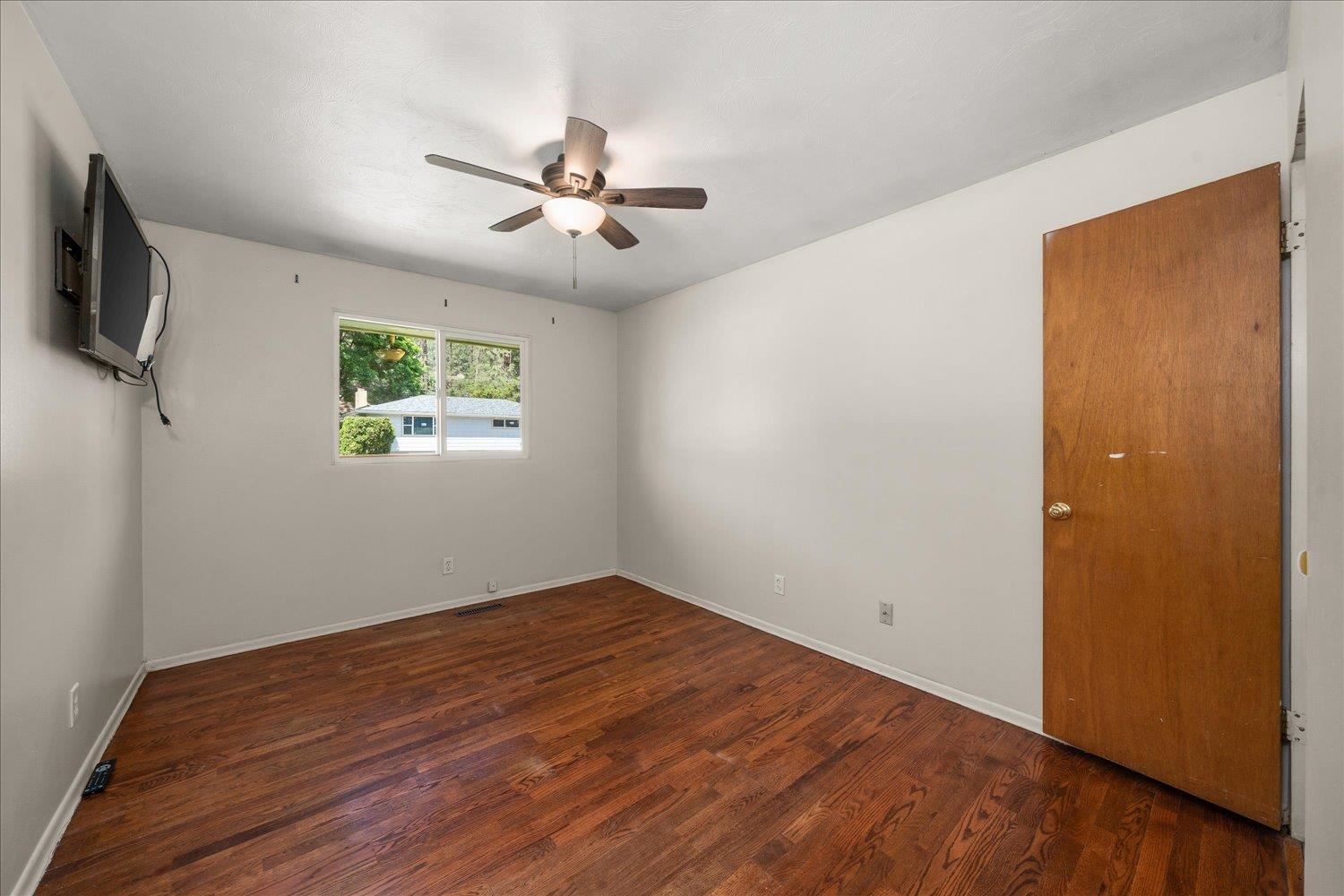 3003 W WOODSIDE Ave