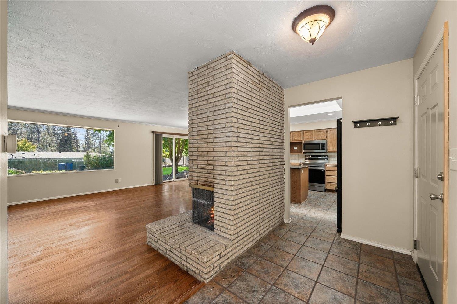 3003 W WOODSIDE Ave