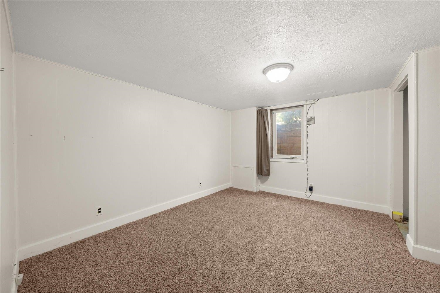 3003 W WOODSIDE Ave