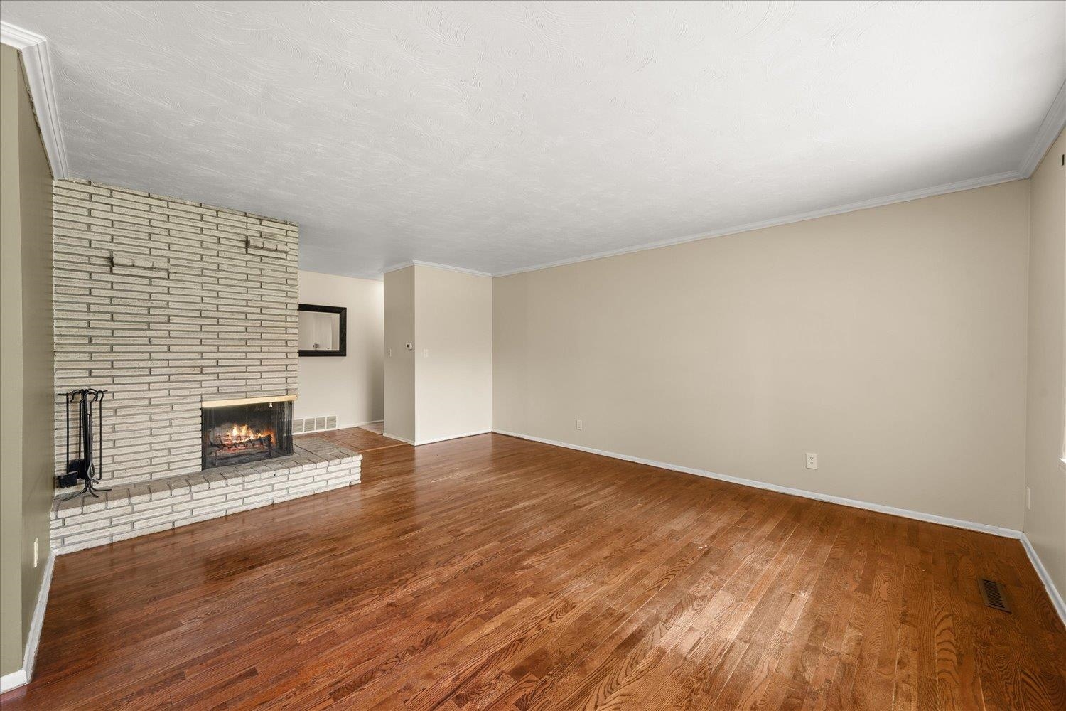 3003 W WOODSIDE Ave