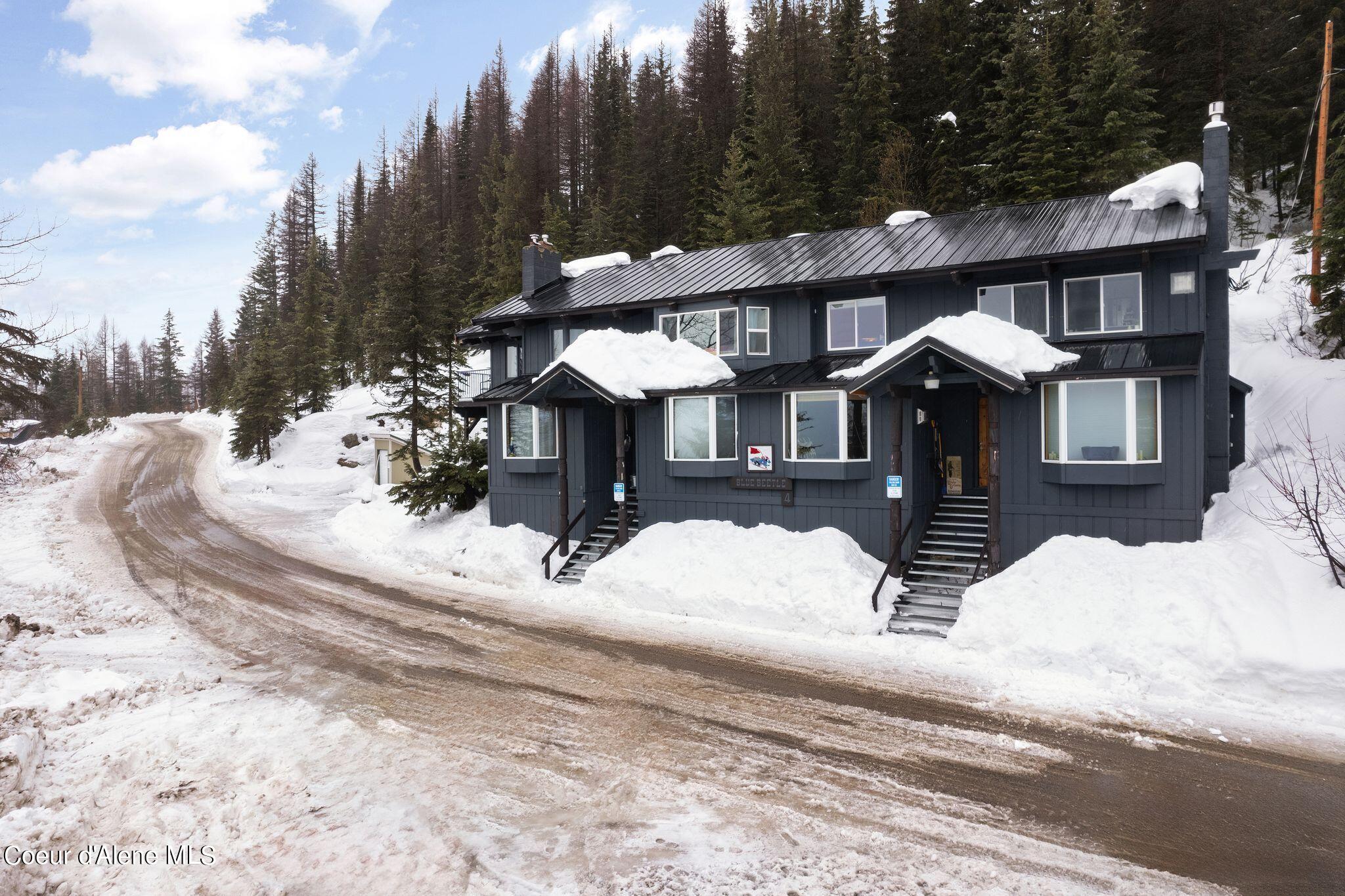 240 Mogul Hill Rd, 3