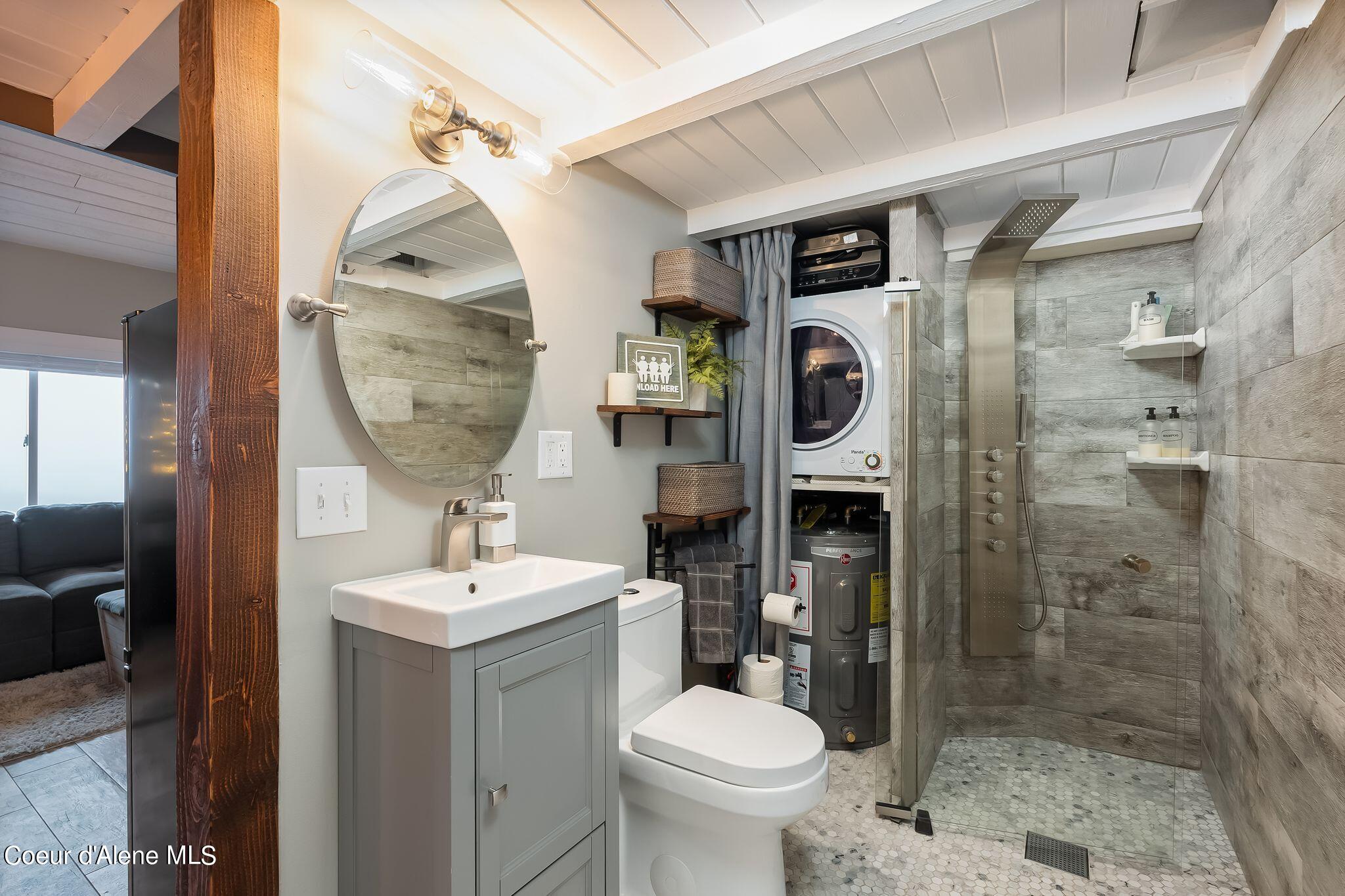 240 Mogul Hill Rd, 3