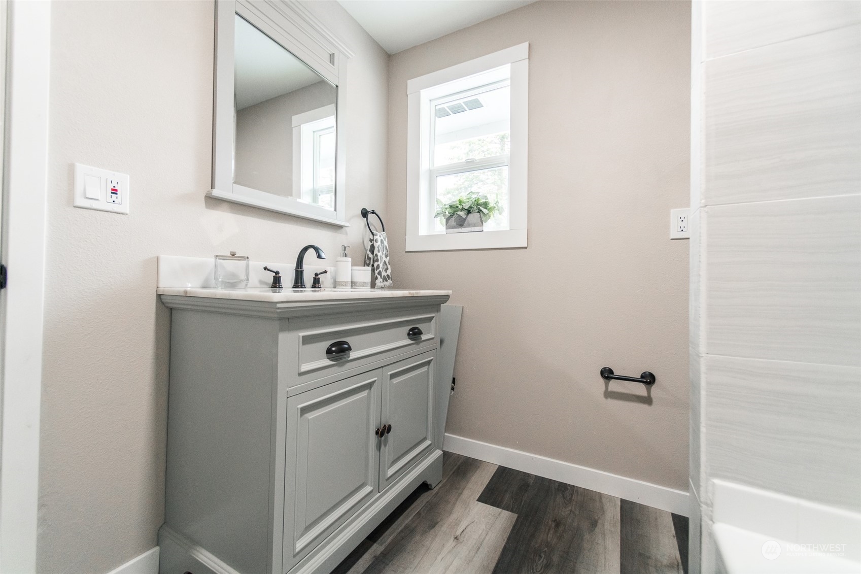 4820 176th Avenue SW