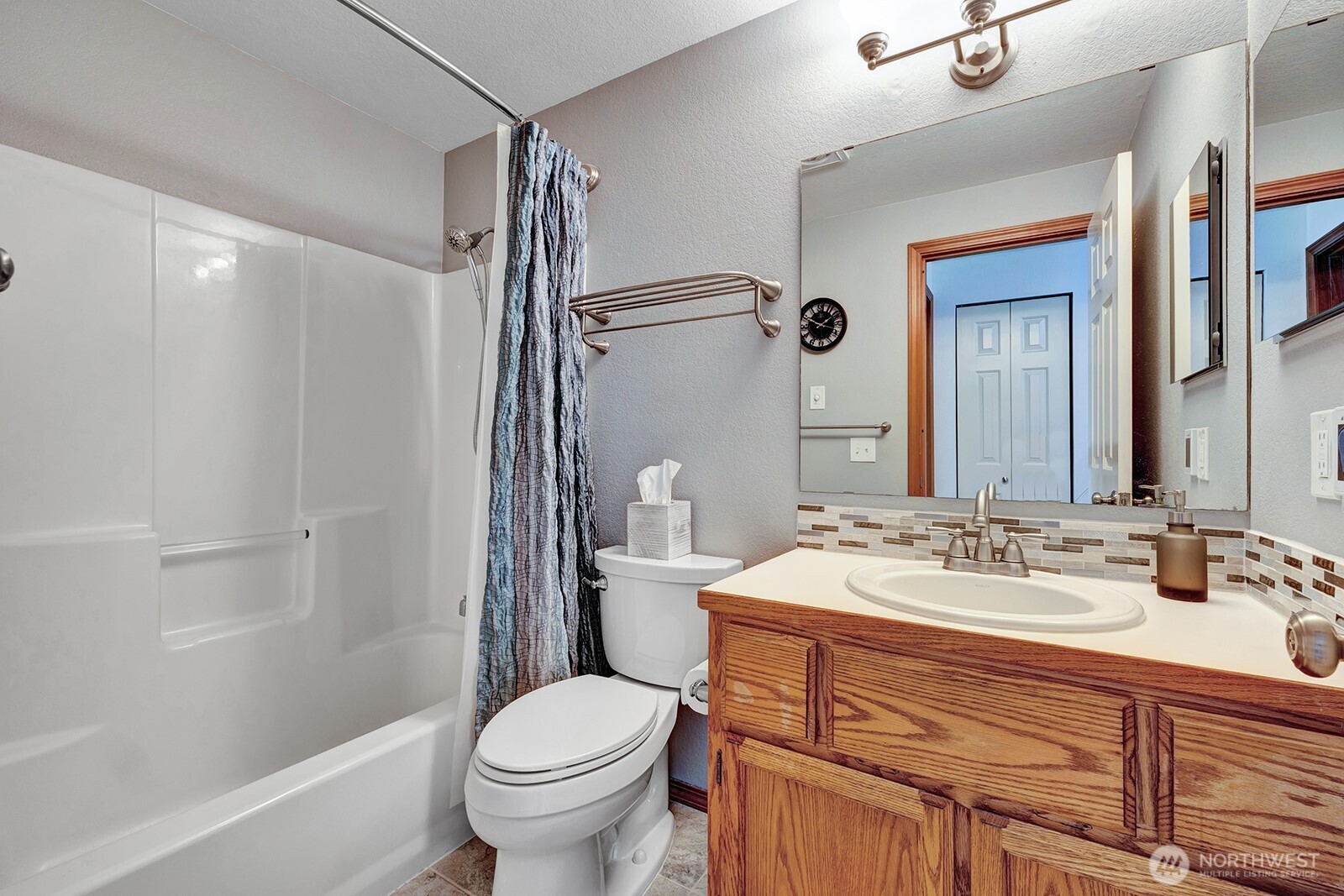 5225 138th Street NE