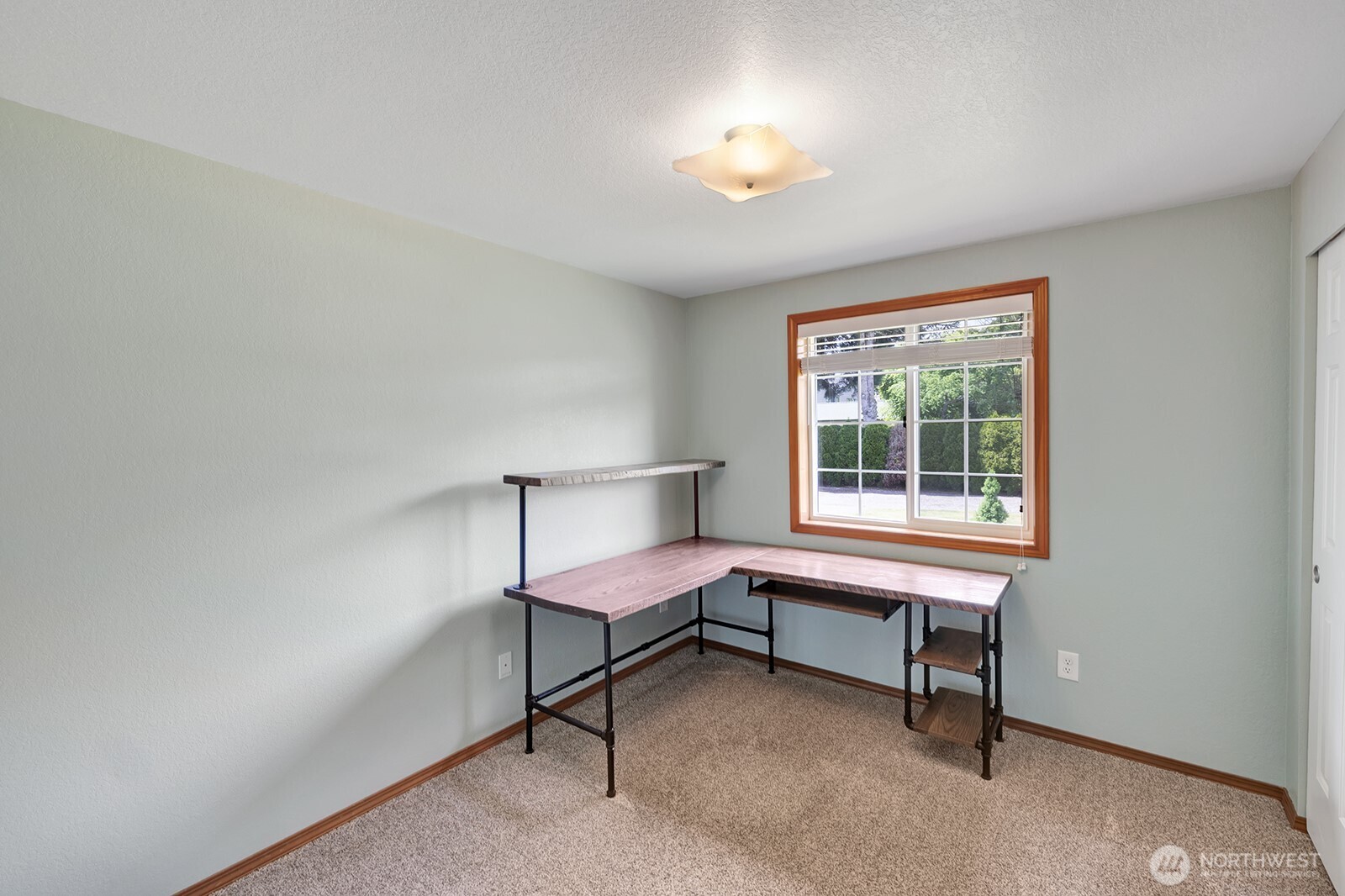 5225 138th Street NE