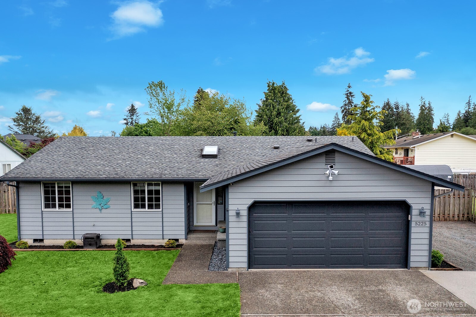 5225 138th Street NE