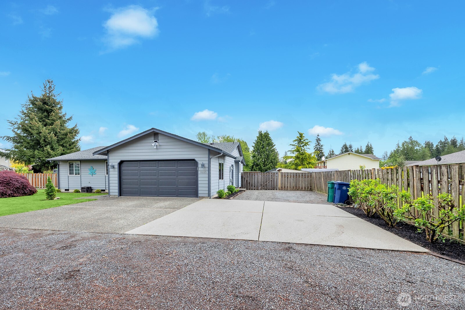 5225 138th Street NE