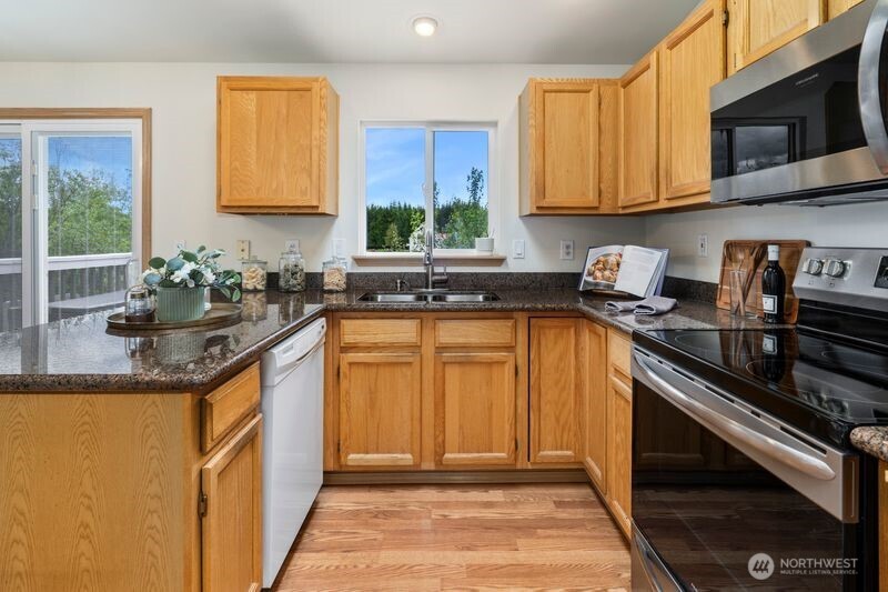 6612 94th Street NE