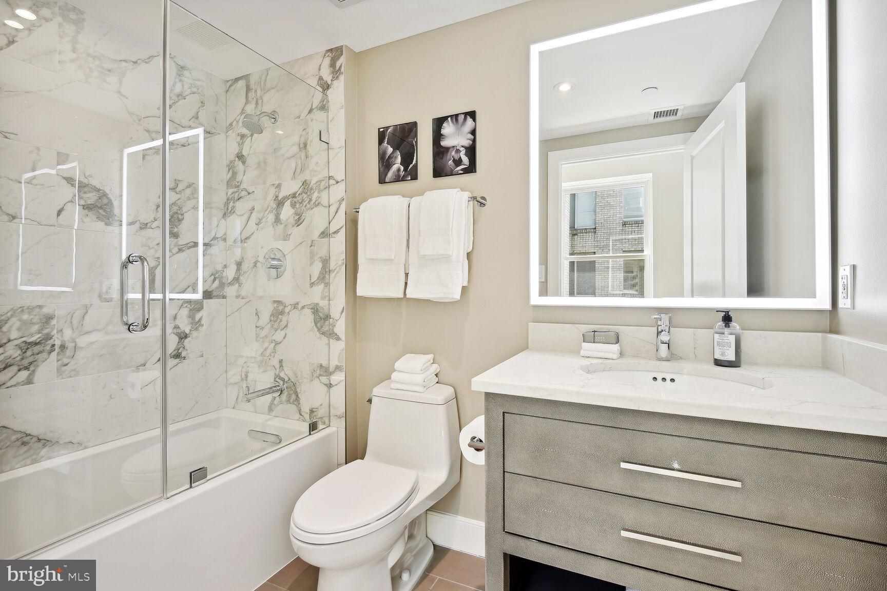 1425 RHODE ISLAND AVENUE NW Unit: 71