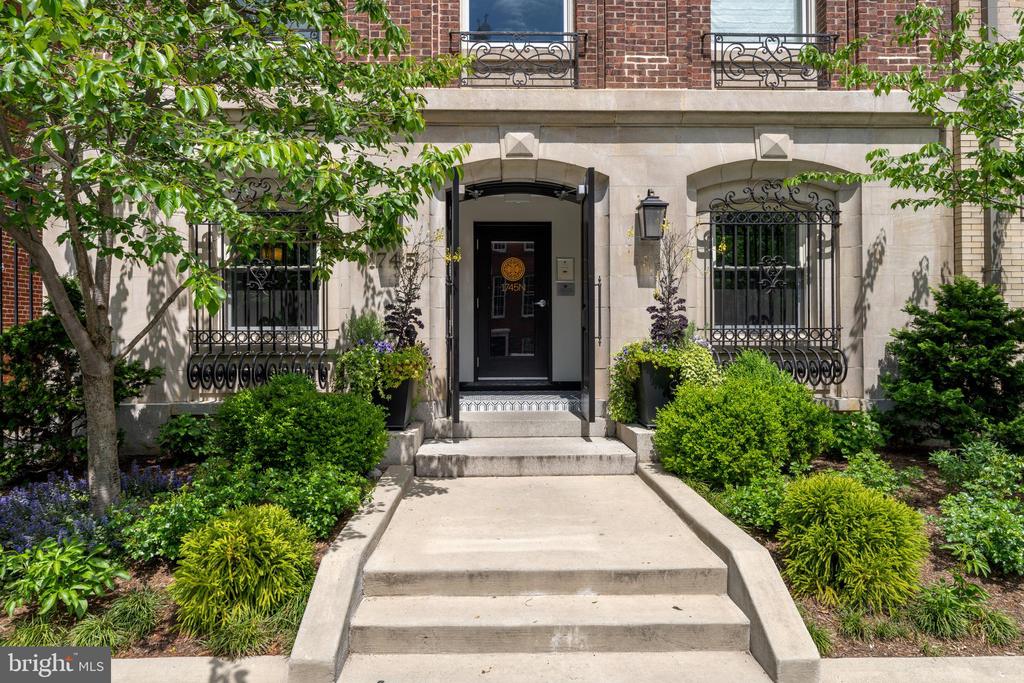 1745 N ST NW #304