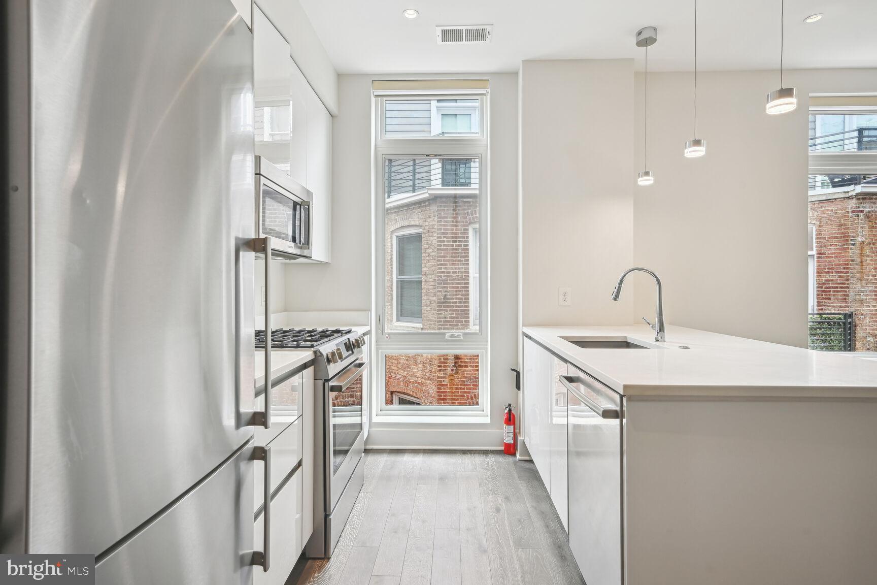 1745 N ST NW #405