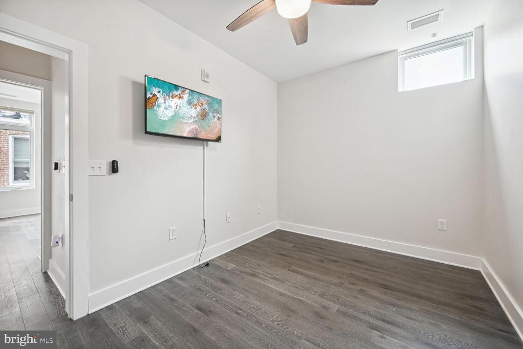 1745 N ST NW #405