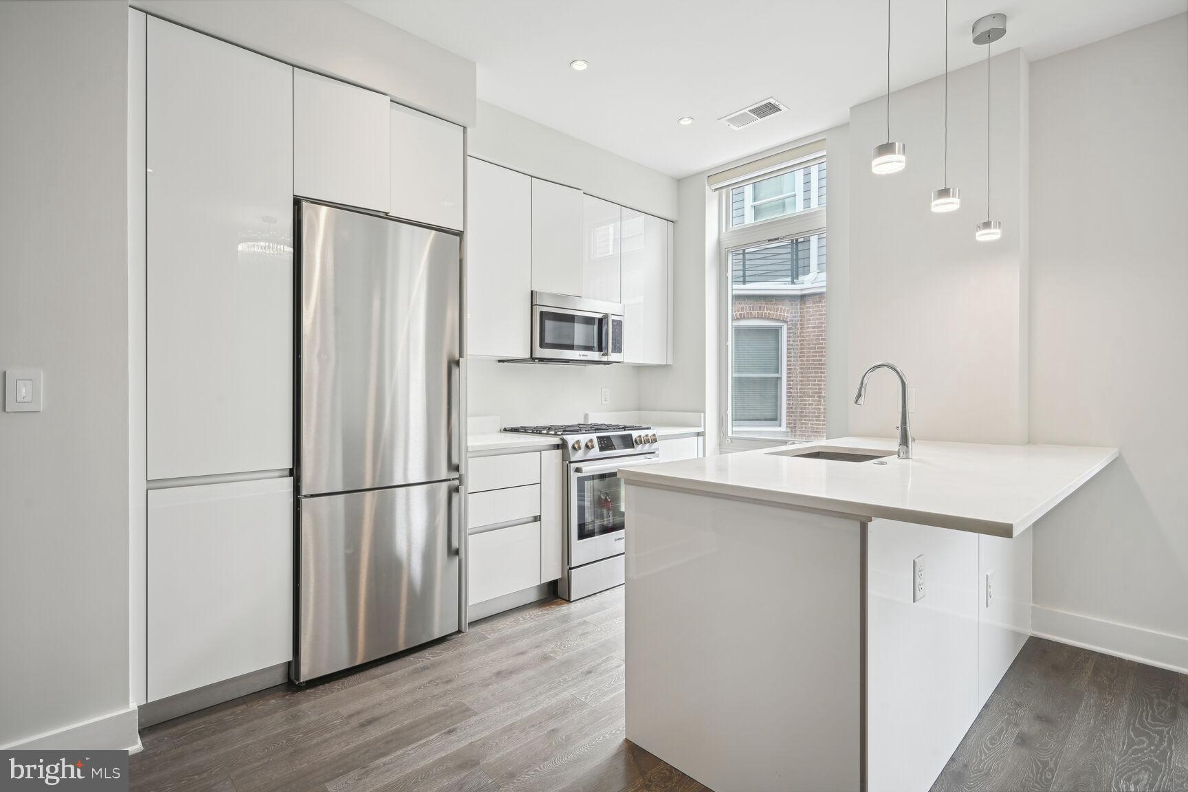 1745 N ST NW #405