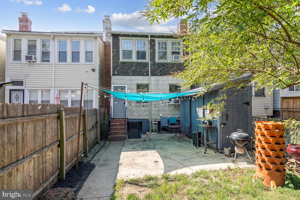 721 INGRAHAM ST NW