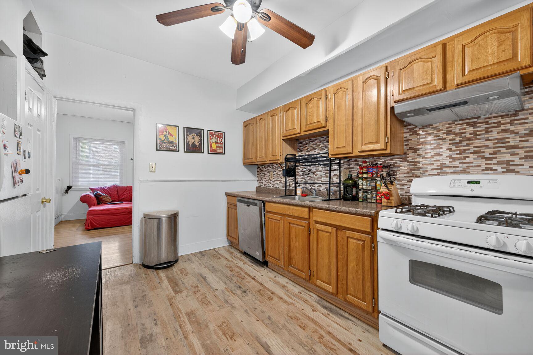 115 16TH STREET SE