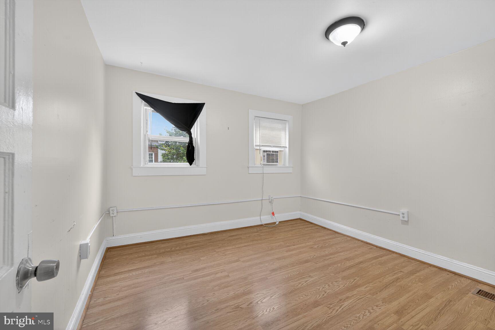115 16TH STREET SE