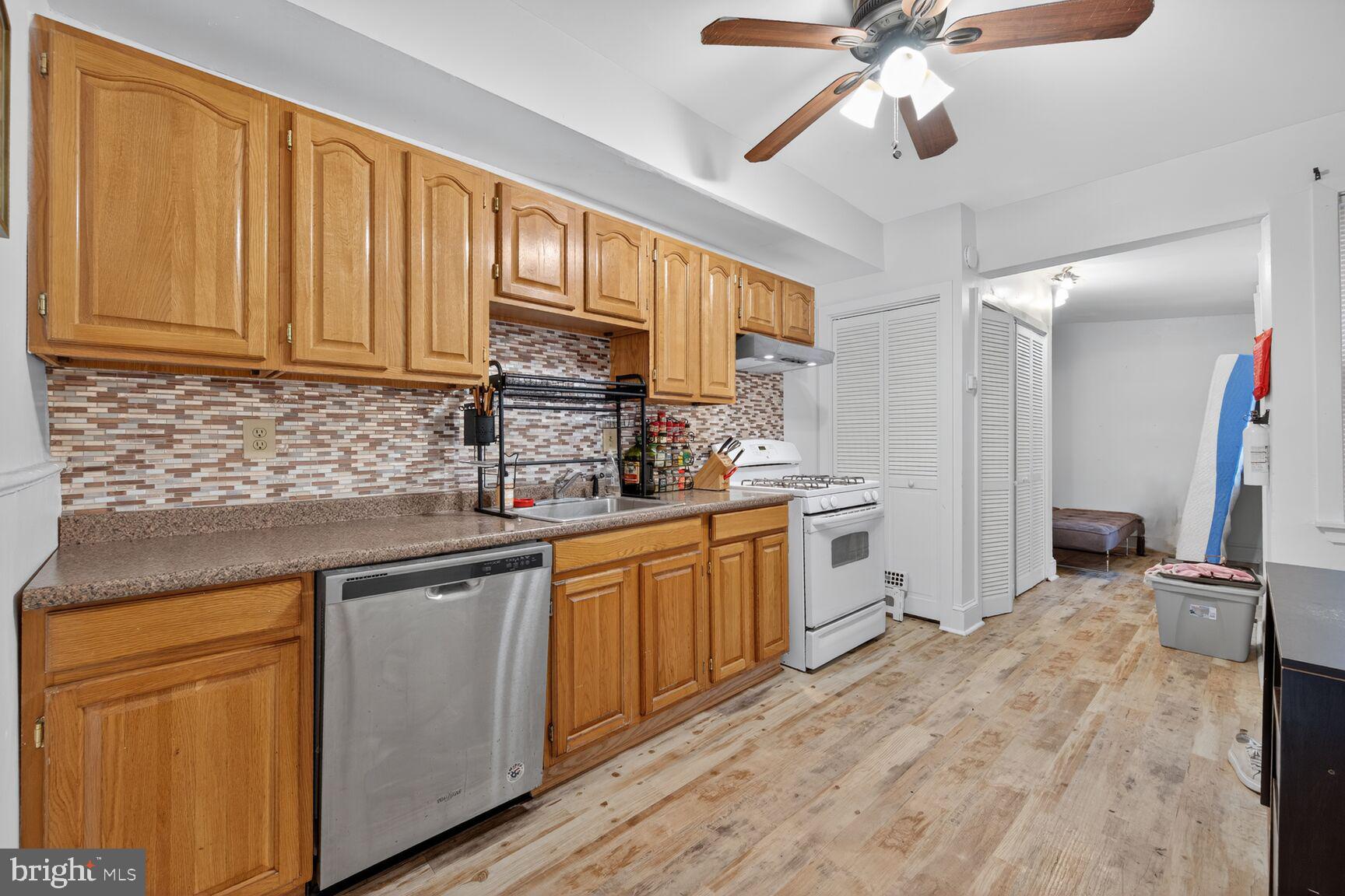 115 16TH STREET SE