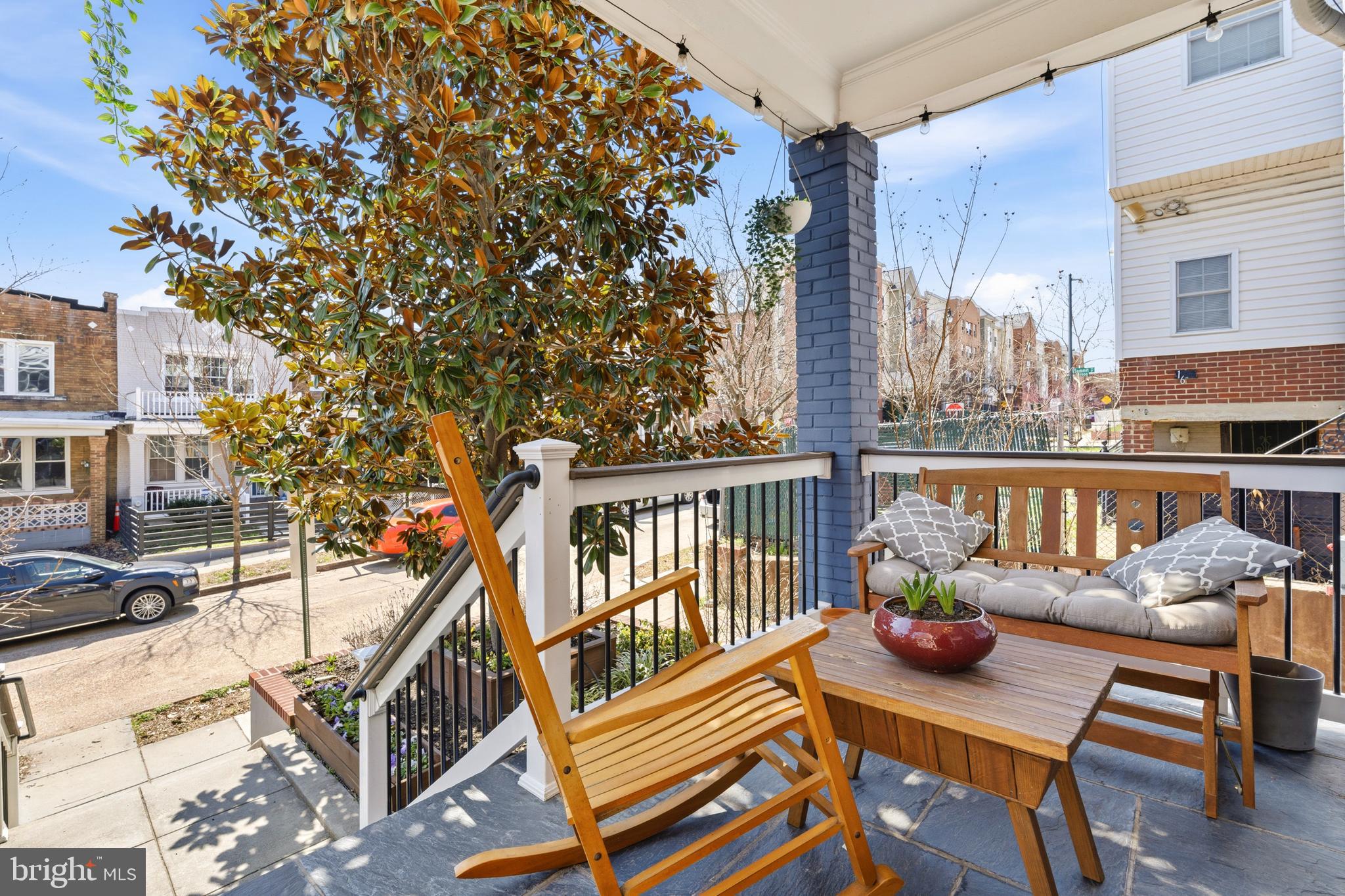 148 TODD PLACE NE