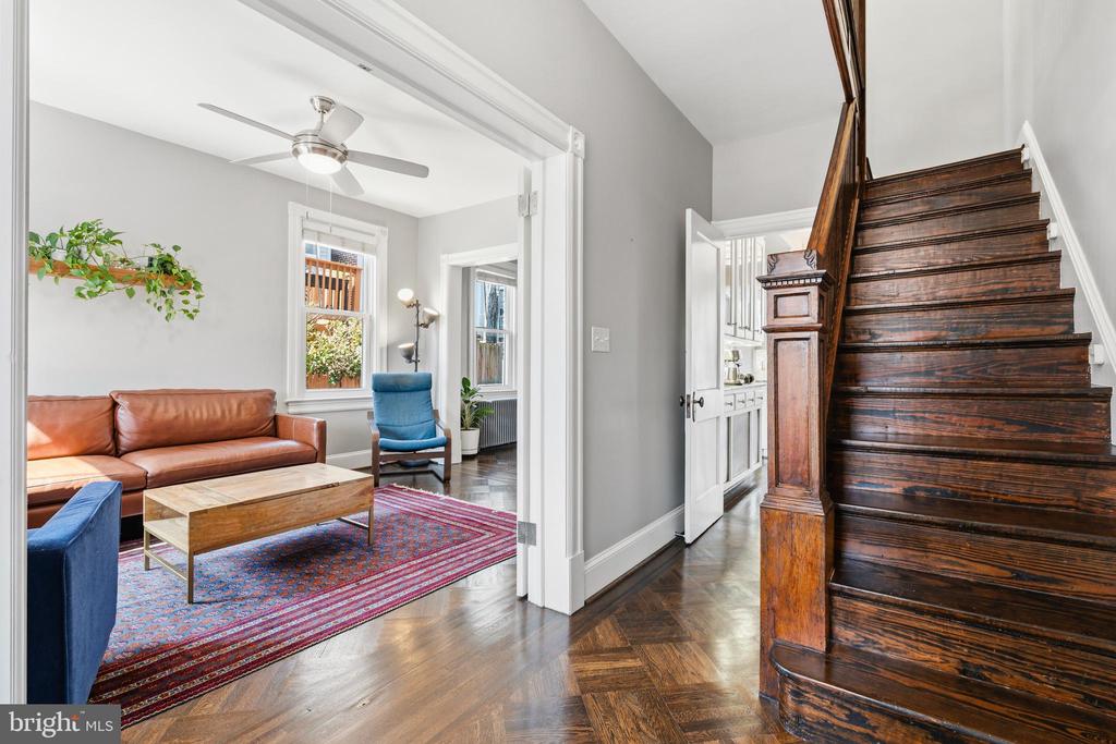 148 TODD PLACE NE