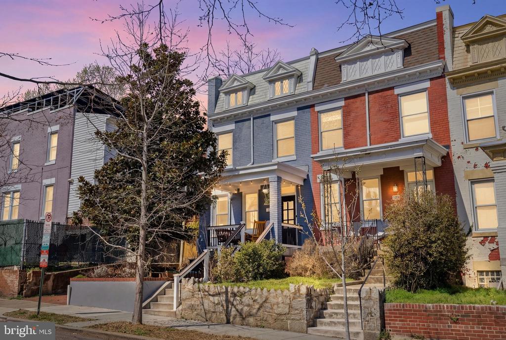 148 TODD PLACE NE