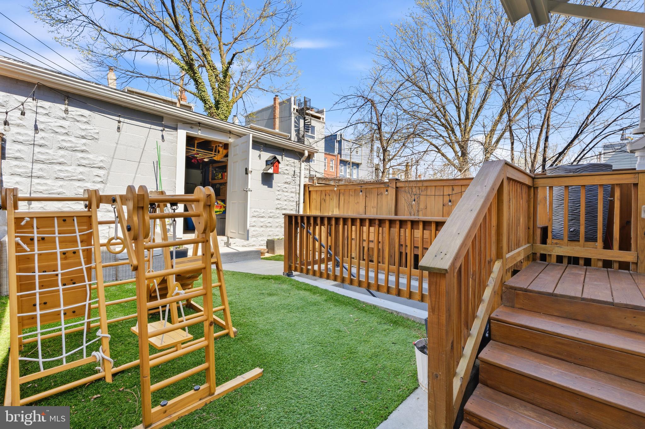 148 TODD PLACE NE