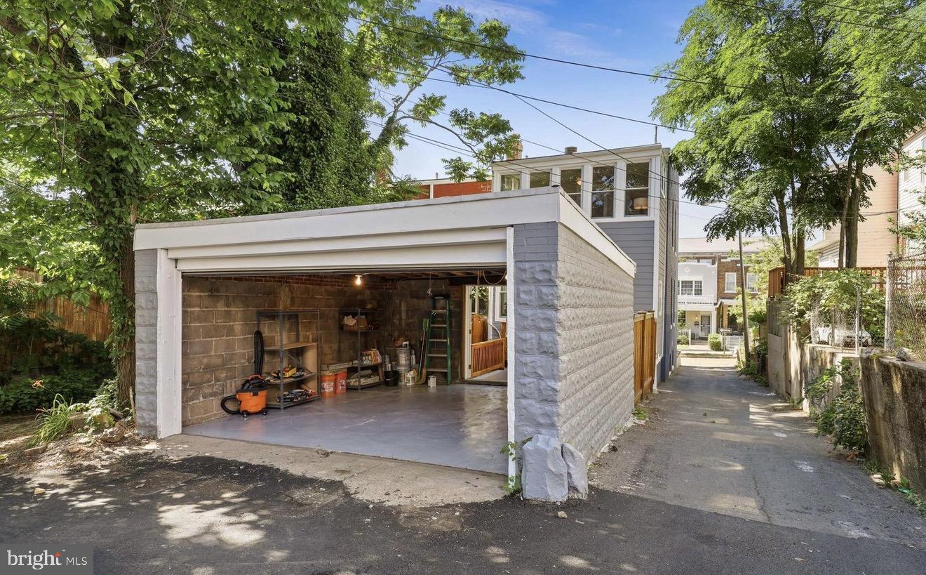 148 TODD PLACE NE