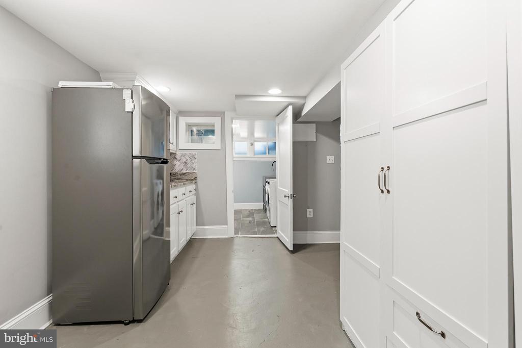 148 TODD PLACE NE