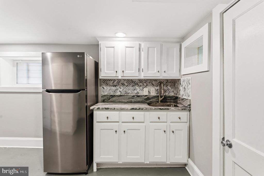 148 TODD PLACE NE