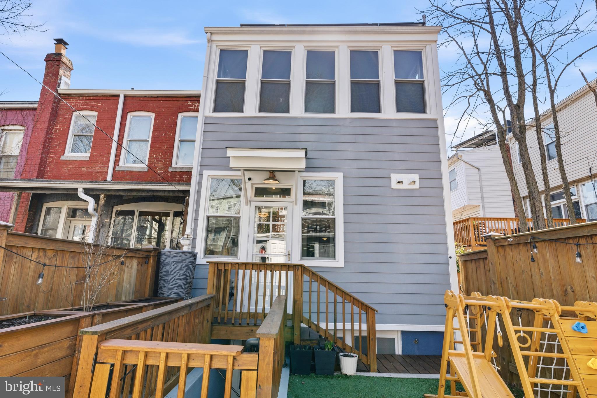 148 TODD PLACE NE