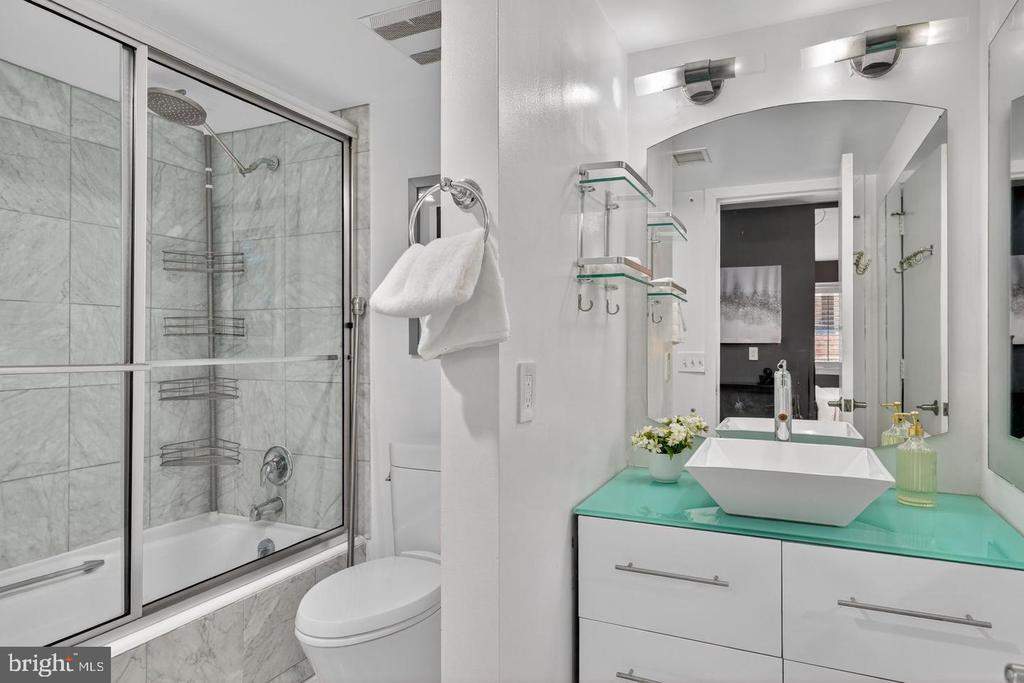 1015 33RD STREET NW Unit: 409