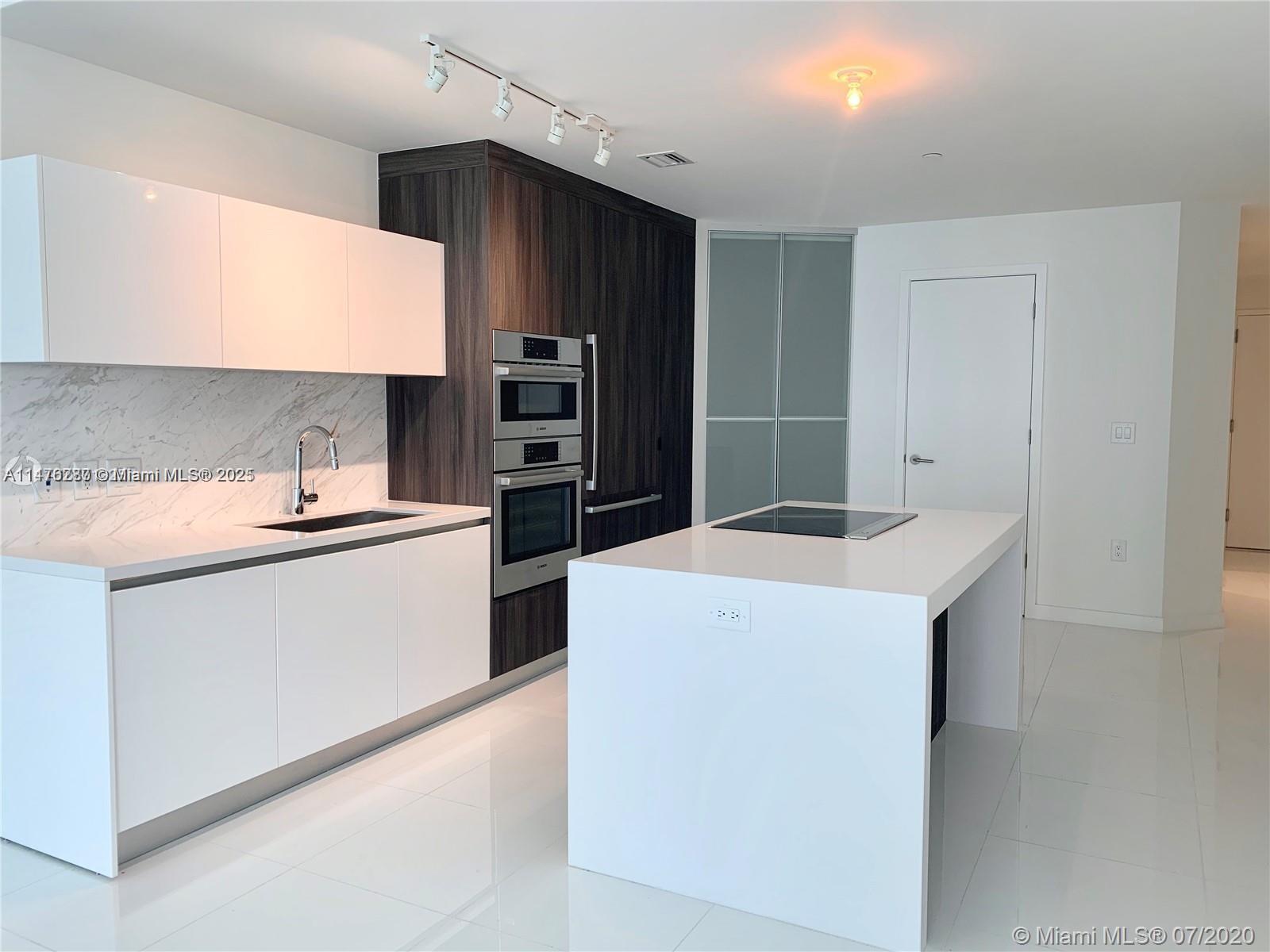 851 NE 1st Ave # 3105