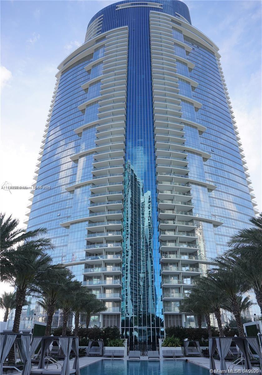 851 NE 1st Ave # 3105