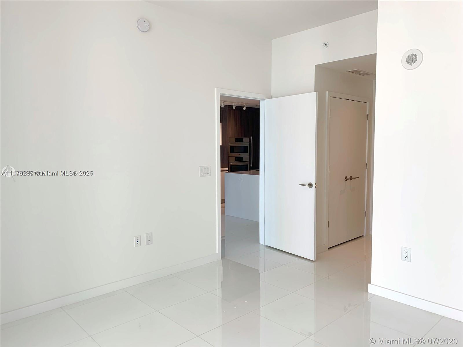 851 NE 1st Ave # 3105