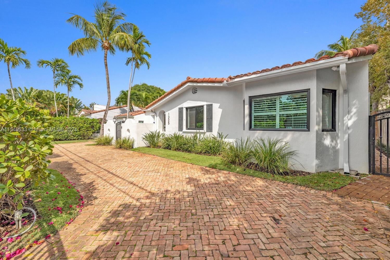 1325 SW 22nd Ter
