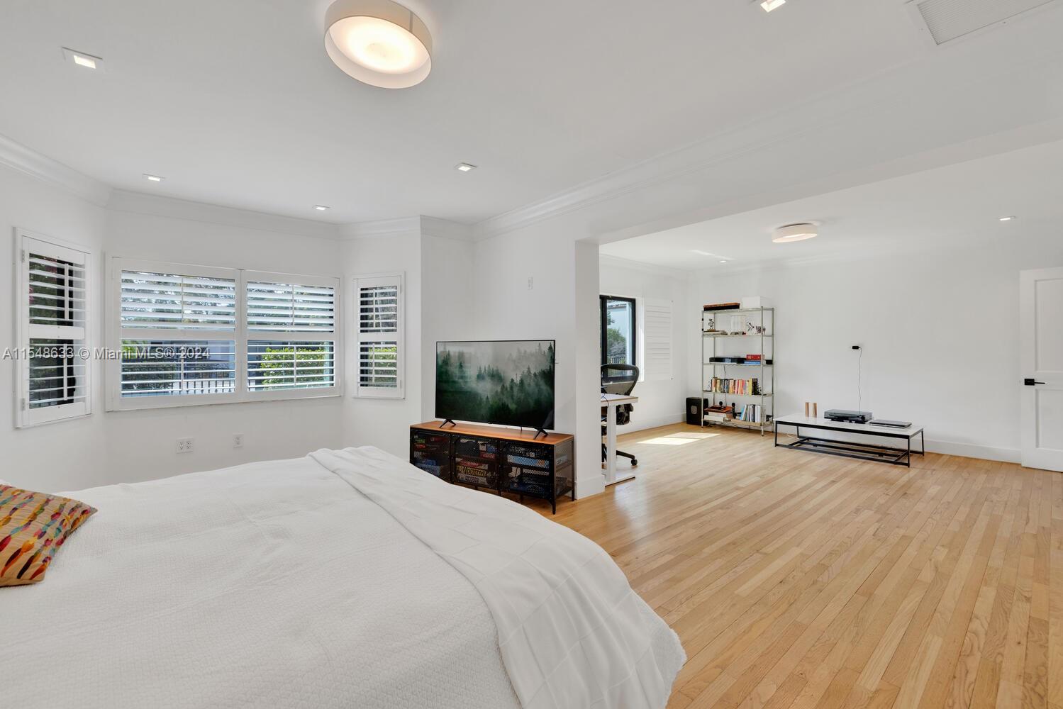 1325 SW 22nd Ter