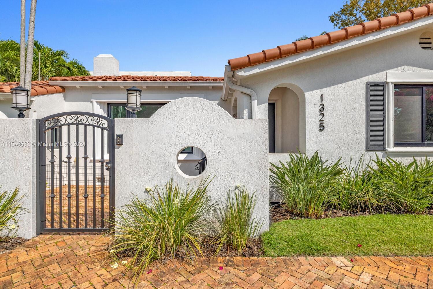 1325 SW 22nd Ter
