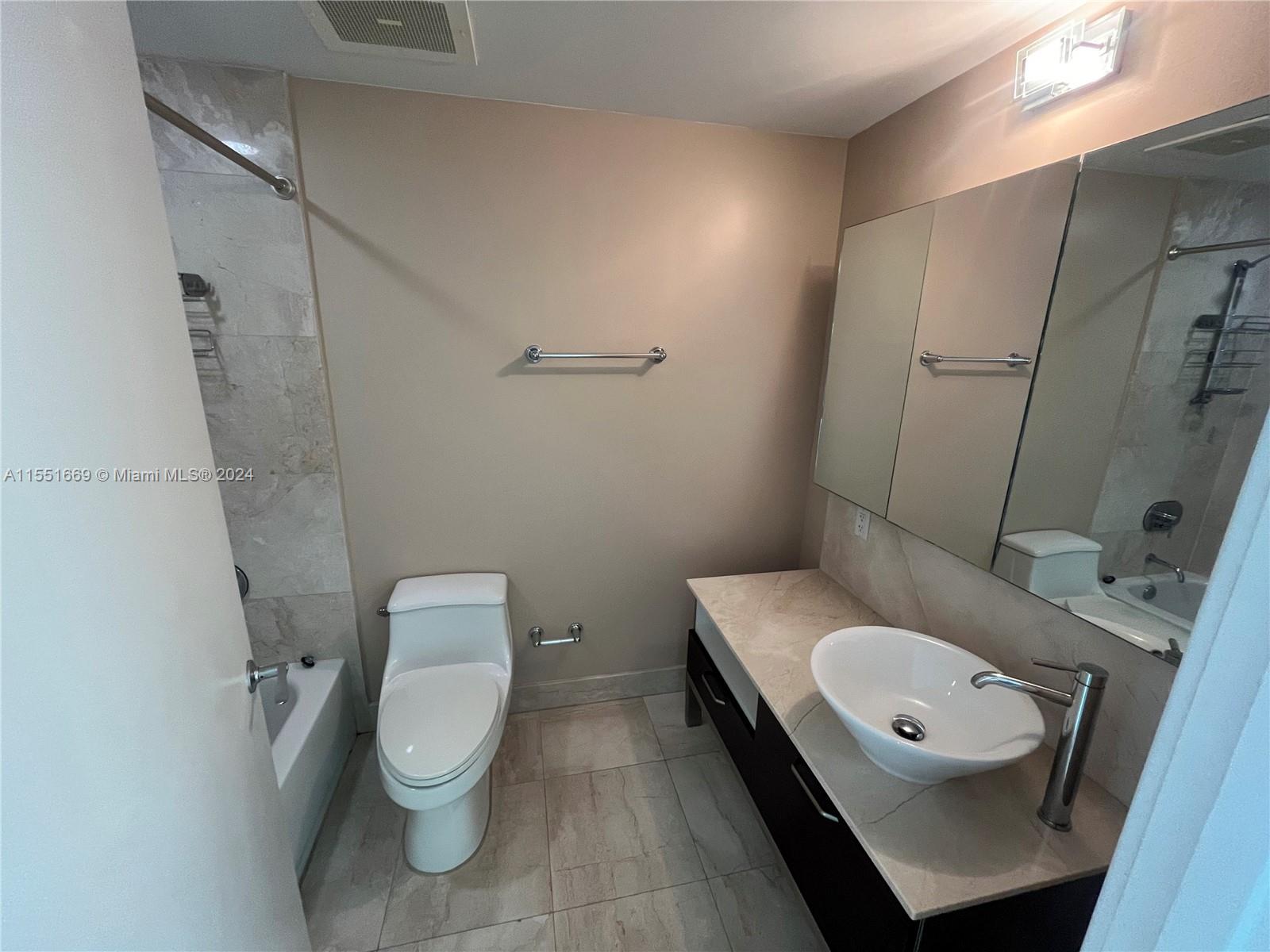 218 SE 14th St # 1605