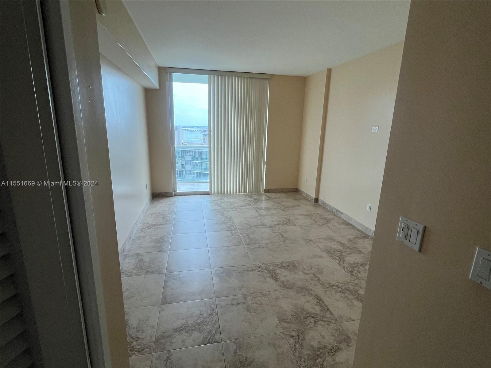 218 SE 14th St # 1605
