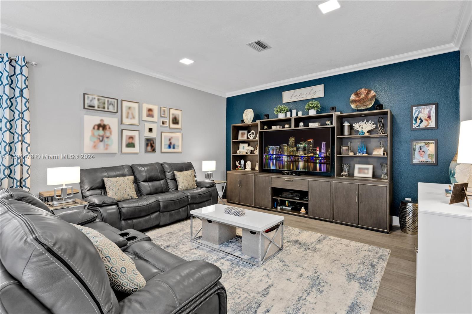 685 NW 127th Ct