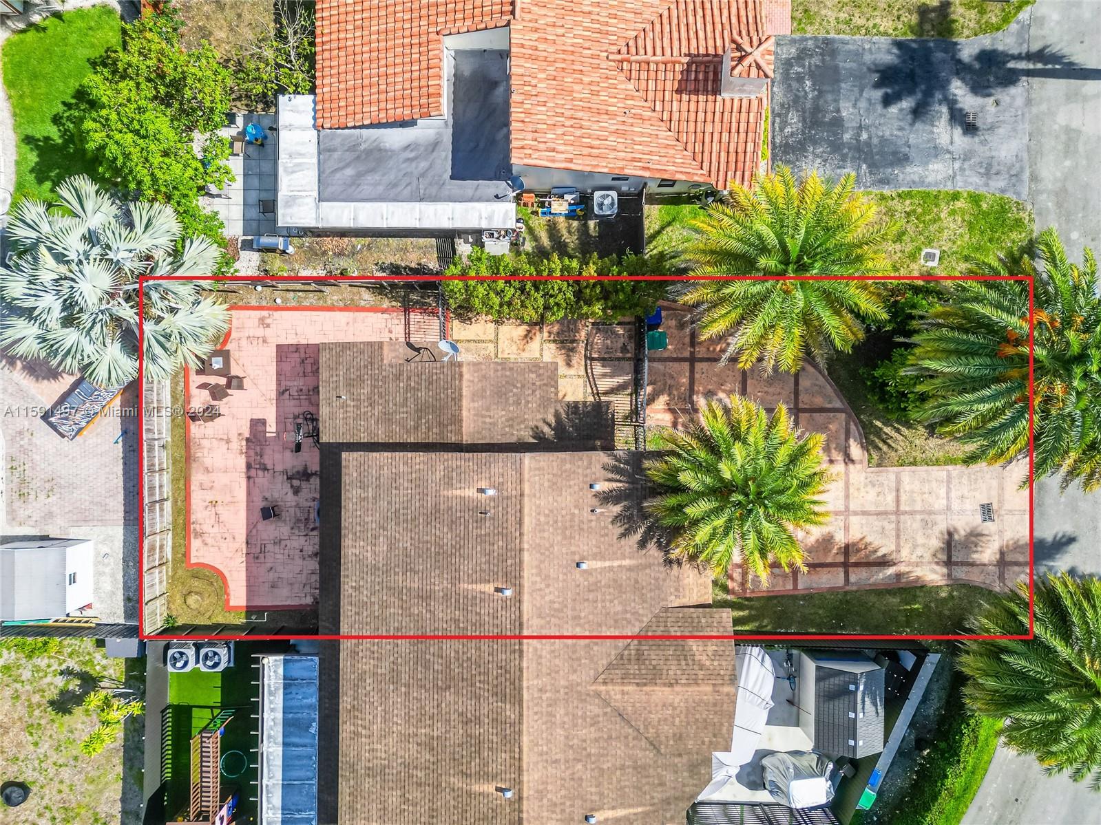 20020 E Oakmont Cir