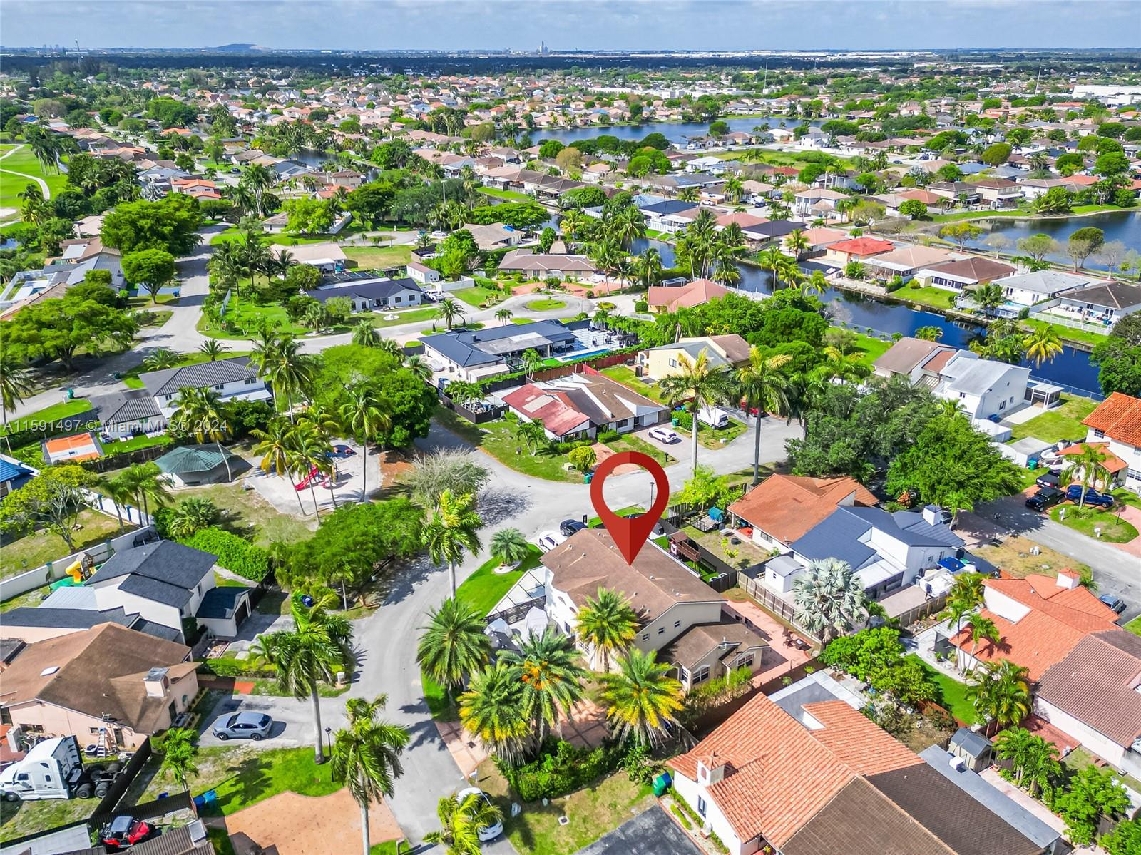 20020 E Oakmont Cir