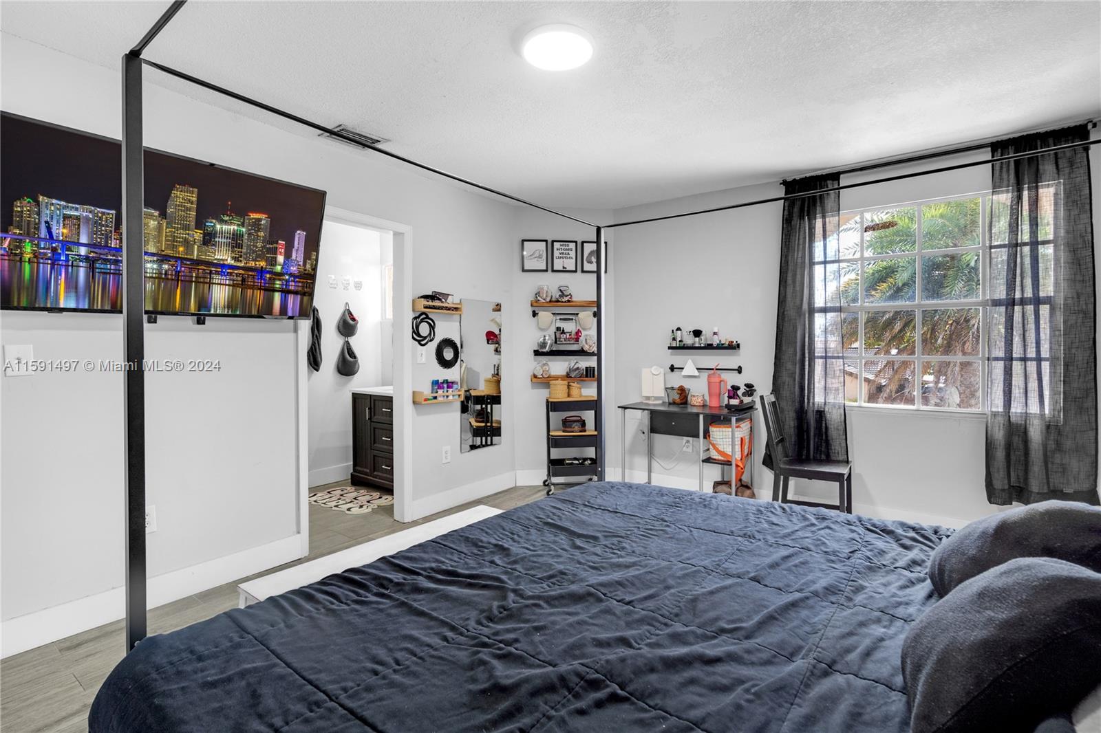 20020 E Oakmont Cir