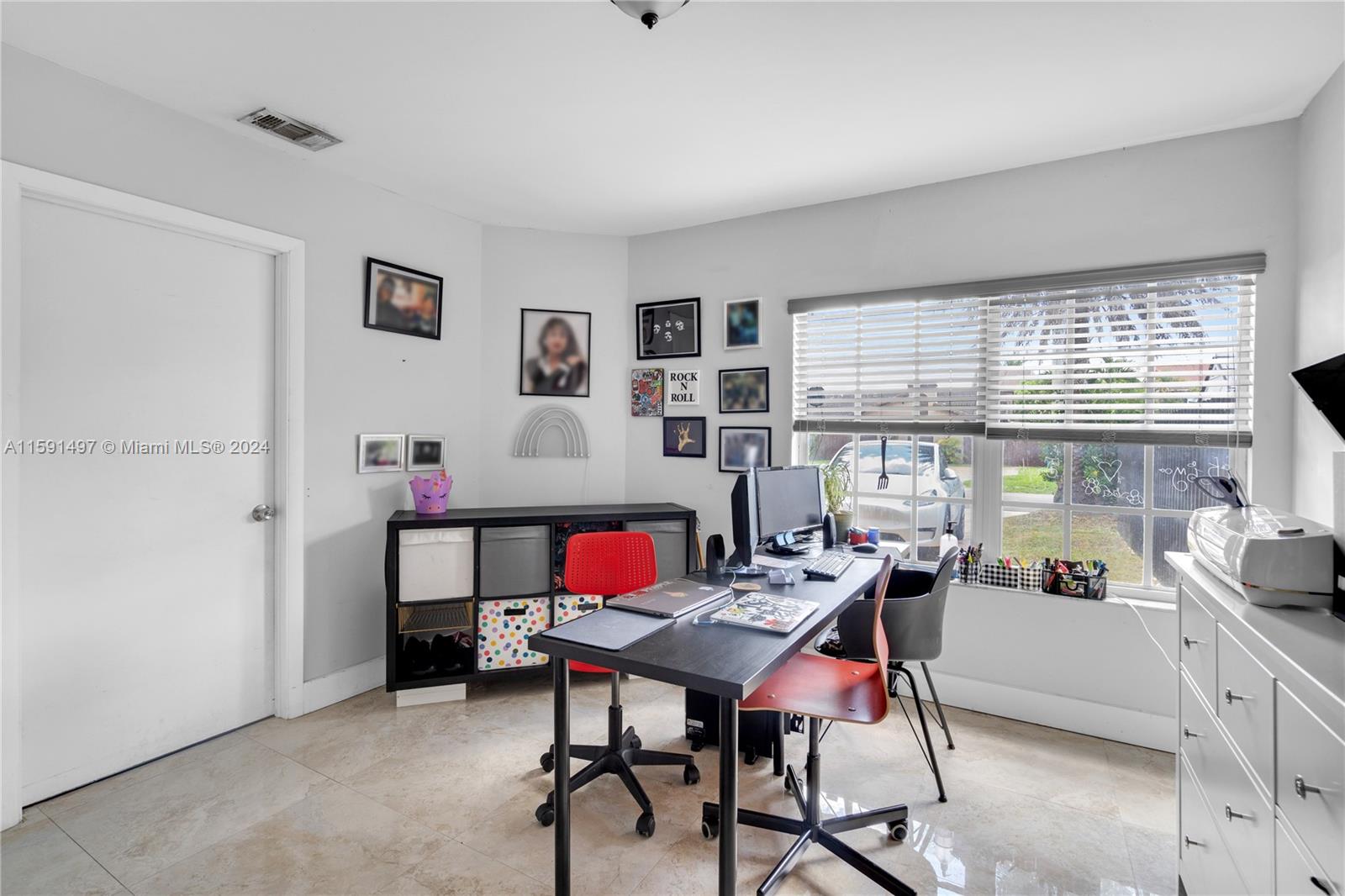 20020 E Oakmont Cir