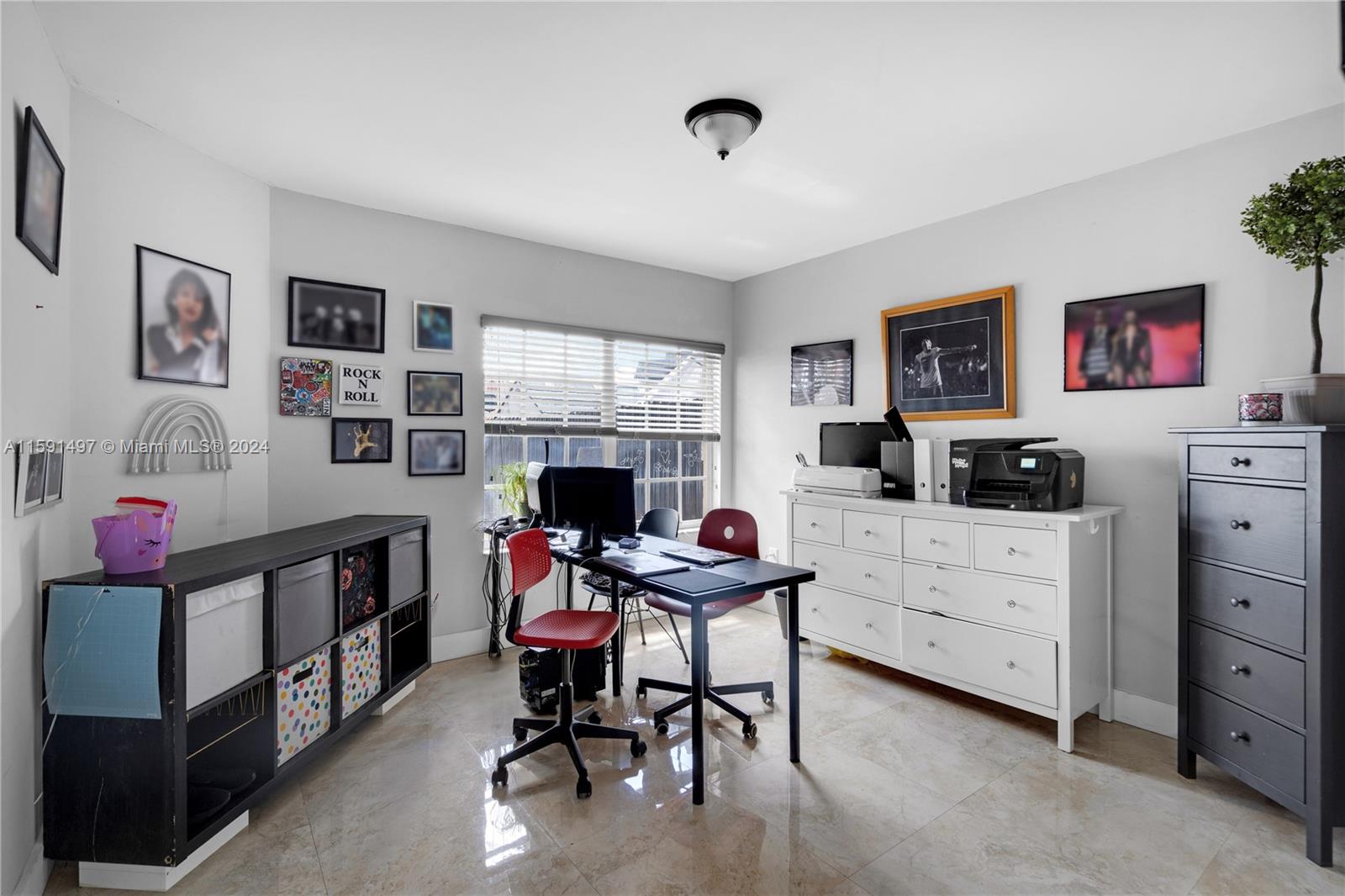 20020 E Oakmont Cir