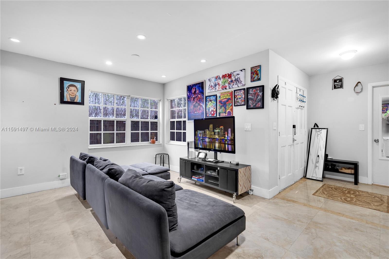 20020 E Oakmont Cir